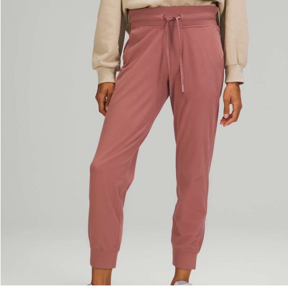 DARK PINK/RED LULULEMON READY TO RULU JOGGERS- size 4